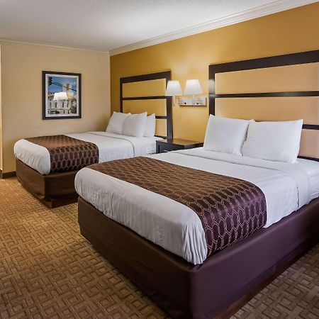 Best Western Inn & Suites Байрън Екстериор снимка
