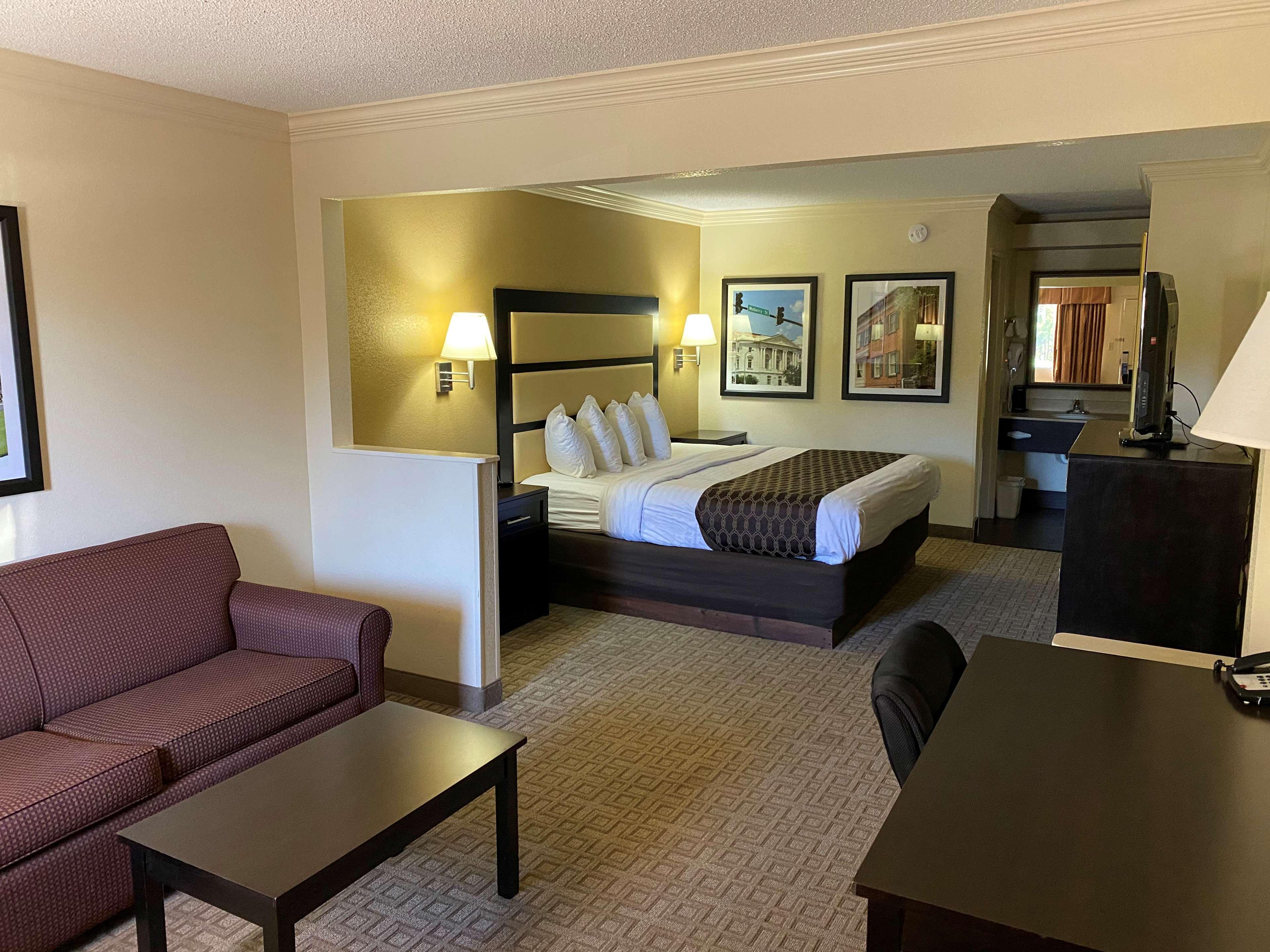 Best Western Inn & Suites Байрън Екстериор снимка