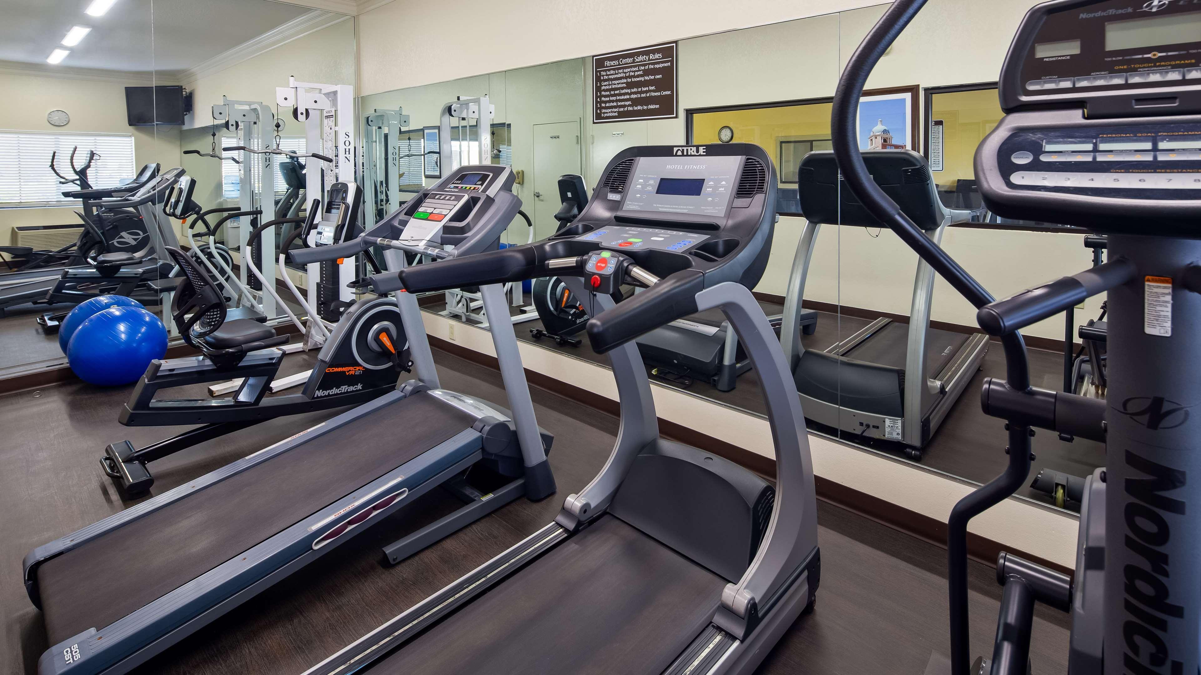 Best Western Inn & Suites Байрън Екстериор снимка