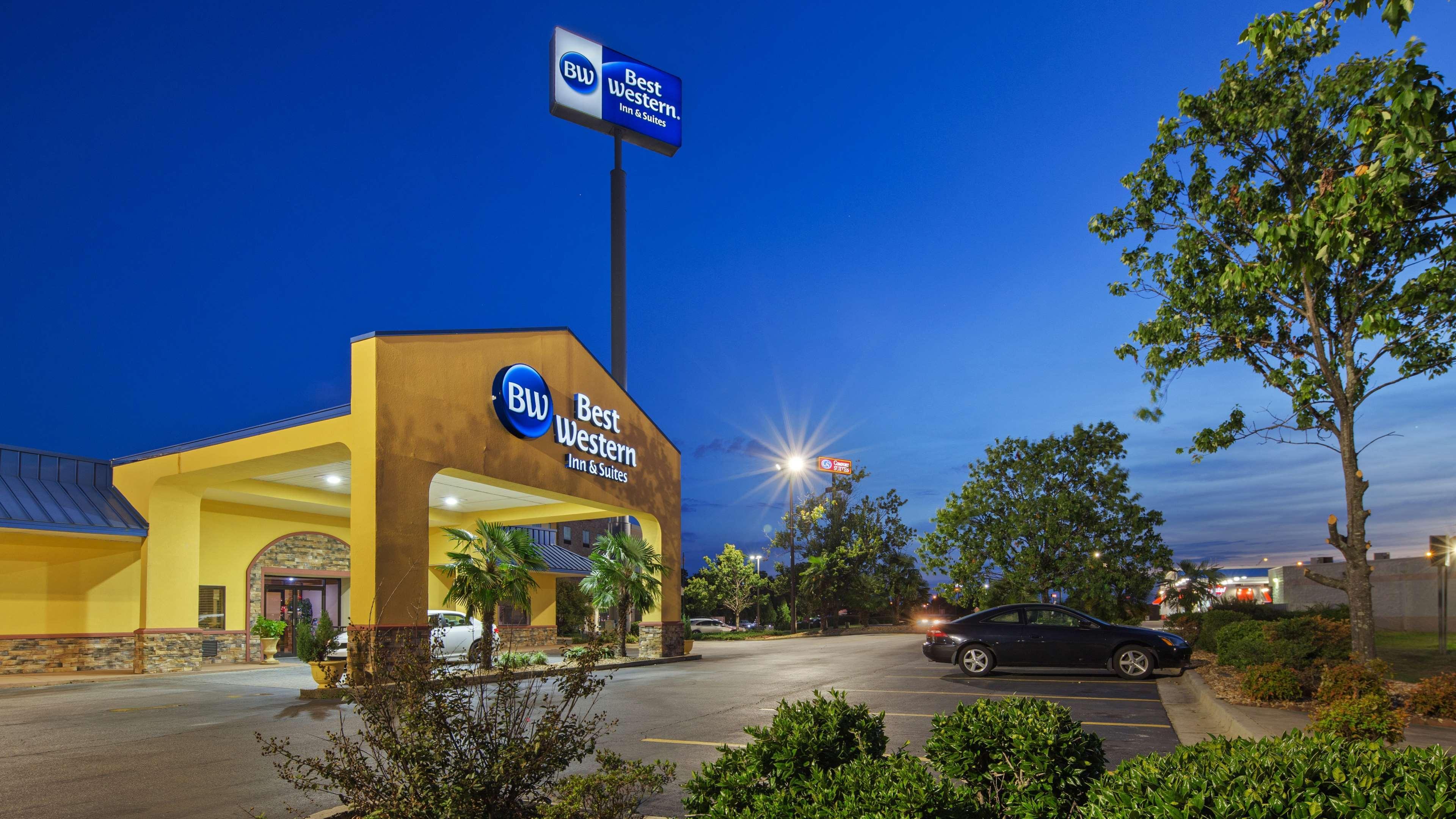 Best Western Inn & Suites Байрън Екстериор снимка