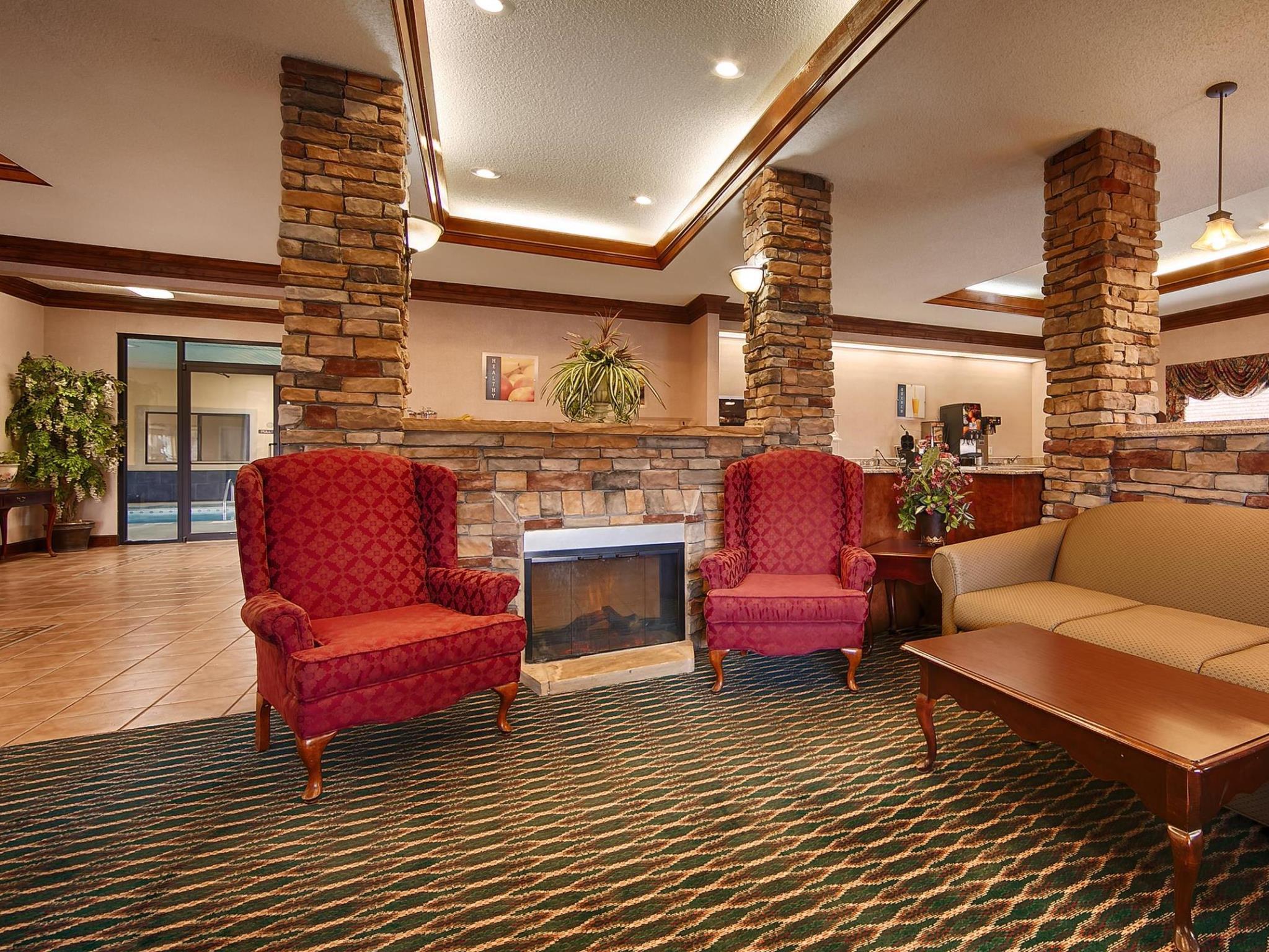 Best Western Inn & Suites Байрън Екстериор снимка