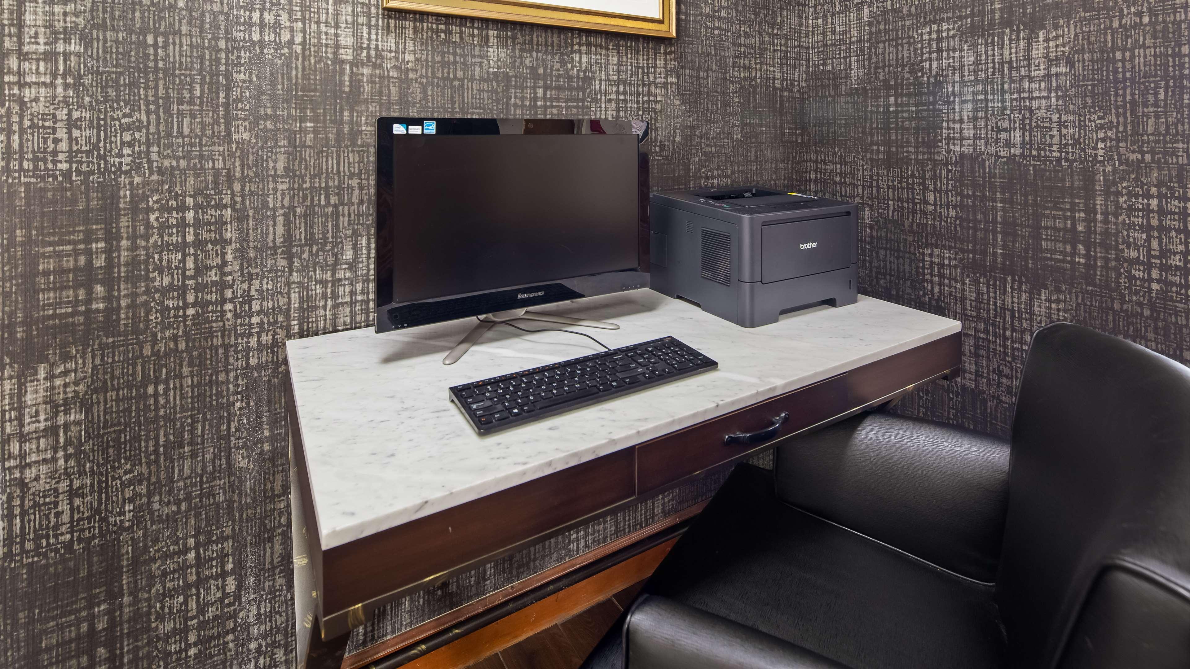 Best Western Inn & Suites Байрън Екстериор снимка