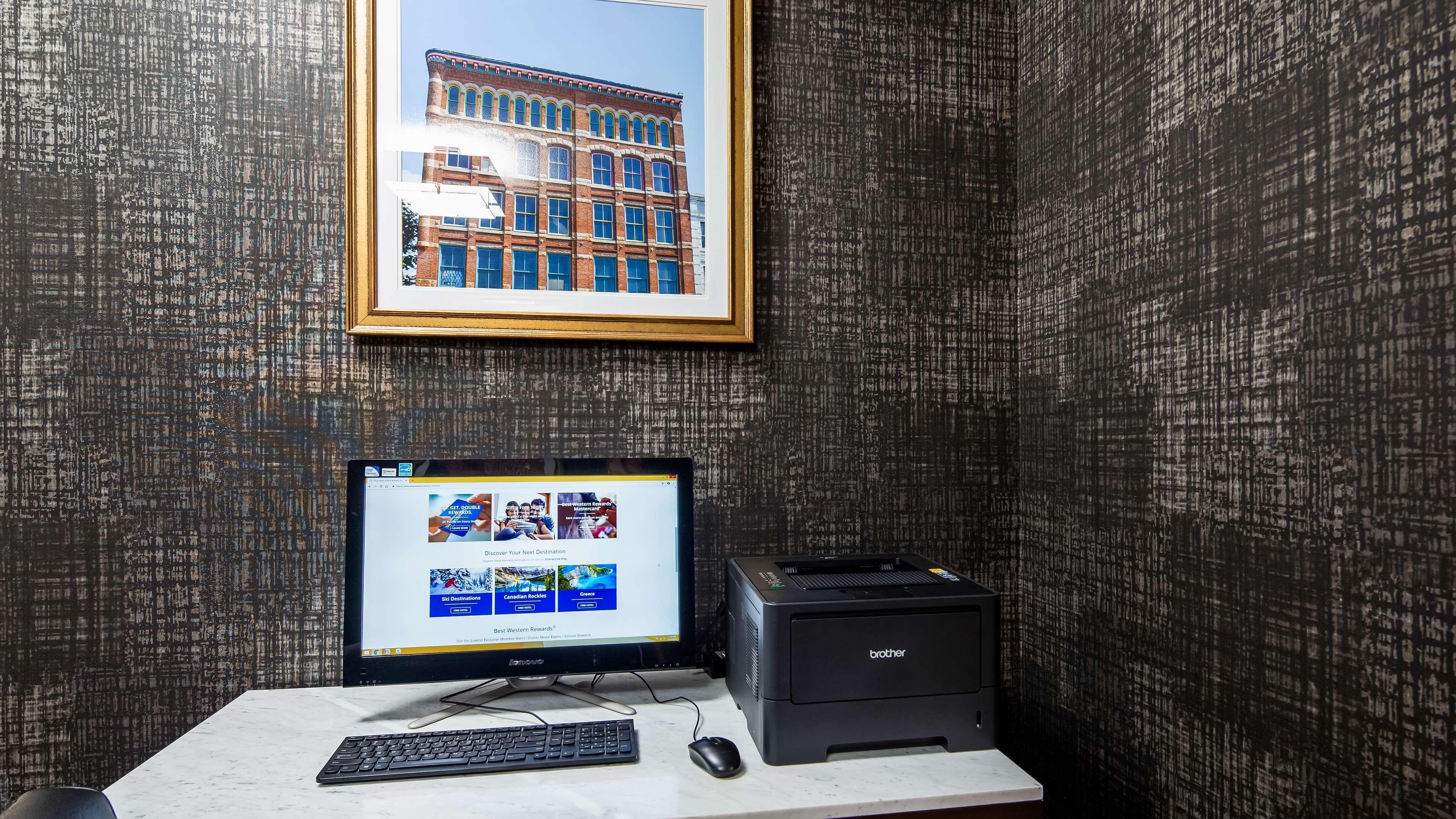 Best Western Inn & Suites Байрън Екстериор снимка