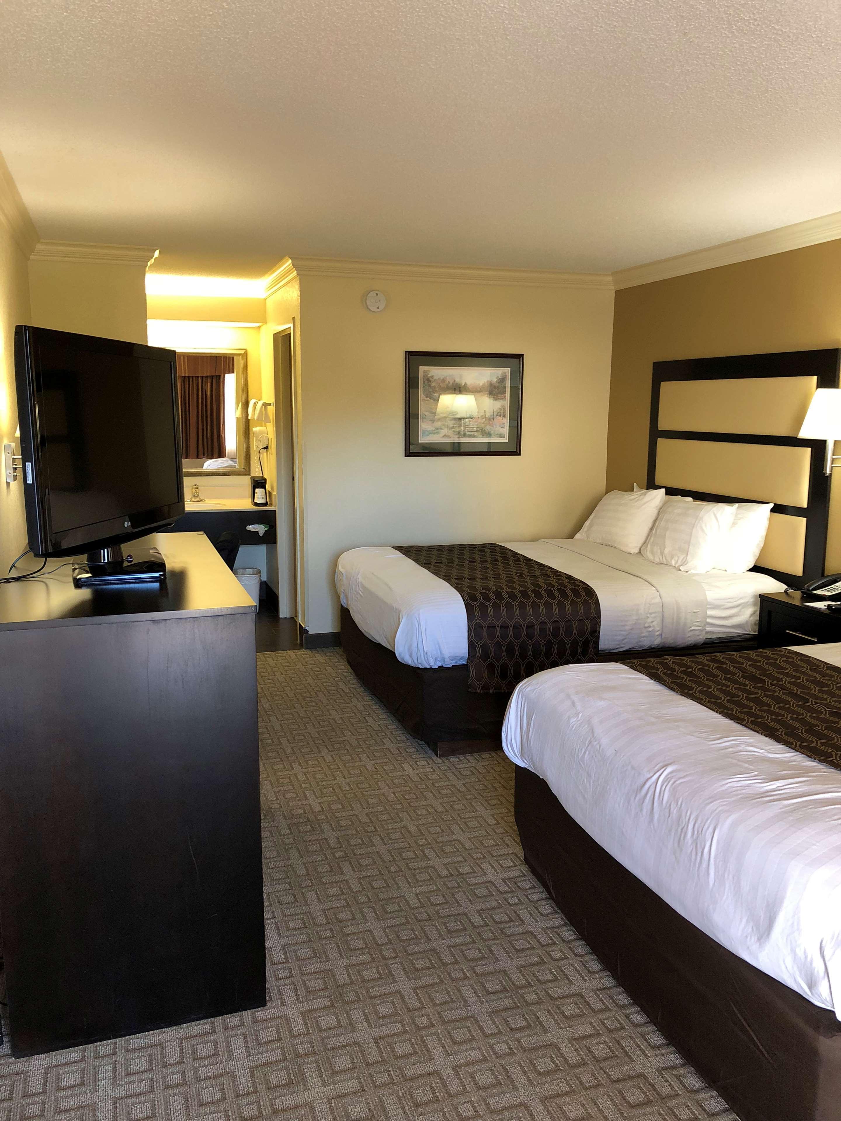 Best Western Inn & Suites Байрън Екстериор снимка
